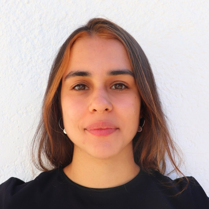 Laura Oliveira, Account Manager